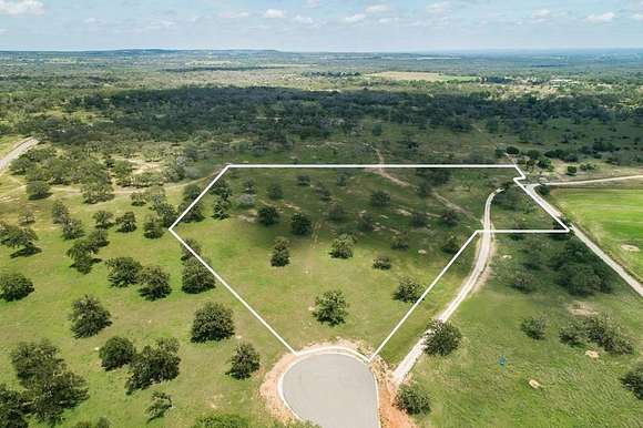 7.918 Acres of Residential Land for Sale in Fredericksburg, Texas