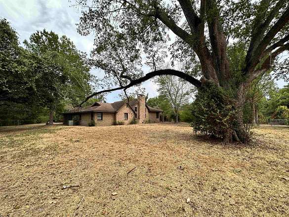 Residential Land with Home for Sale in Woodville, Texas