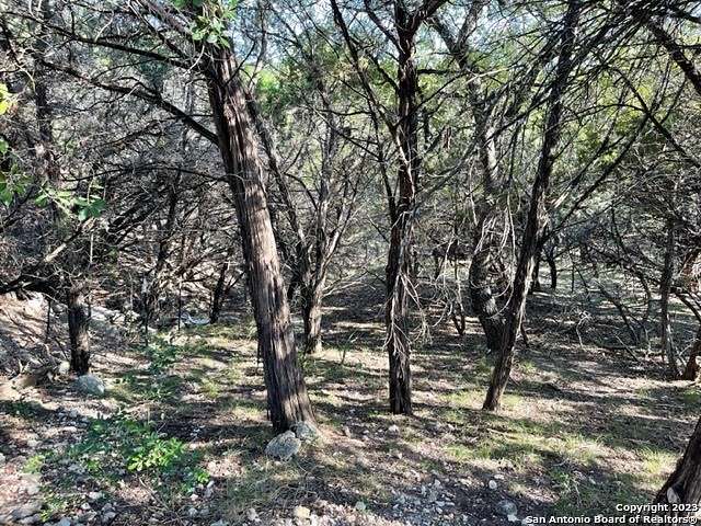 1.1 Acres of Residential Land for Sale in Lakehills, Texas