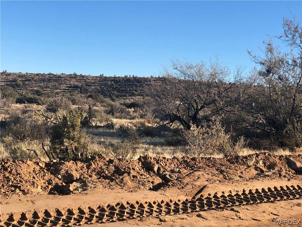 5.1 Acres of Land for Sale in Hackberry, Arizona