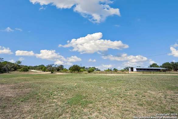 10.1 Acres of Improved Land for Sale in Pipe Creek, Texas