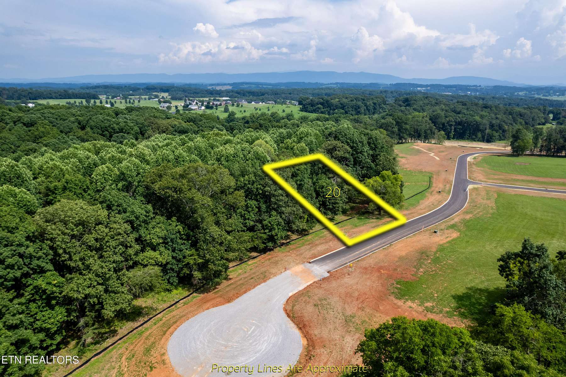1 Acre of Residential Land for Sale in Greenback, Tennessee