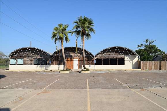 2.01 Acres of Improved Commercial Land for Sale in Corpus Christi, Texas