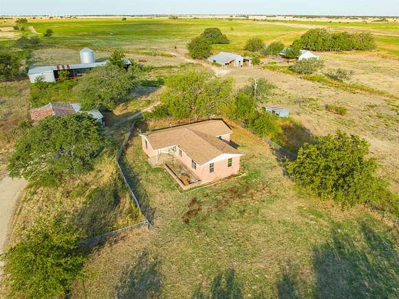 155 Acres of Improved Agricultural Land for Sale in Gatesville, Texas