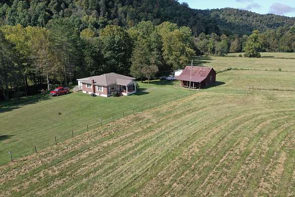 25 Acres of Agricultural Land with Home for Sale in Oneida, Kentucky