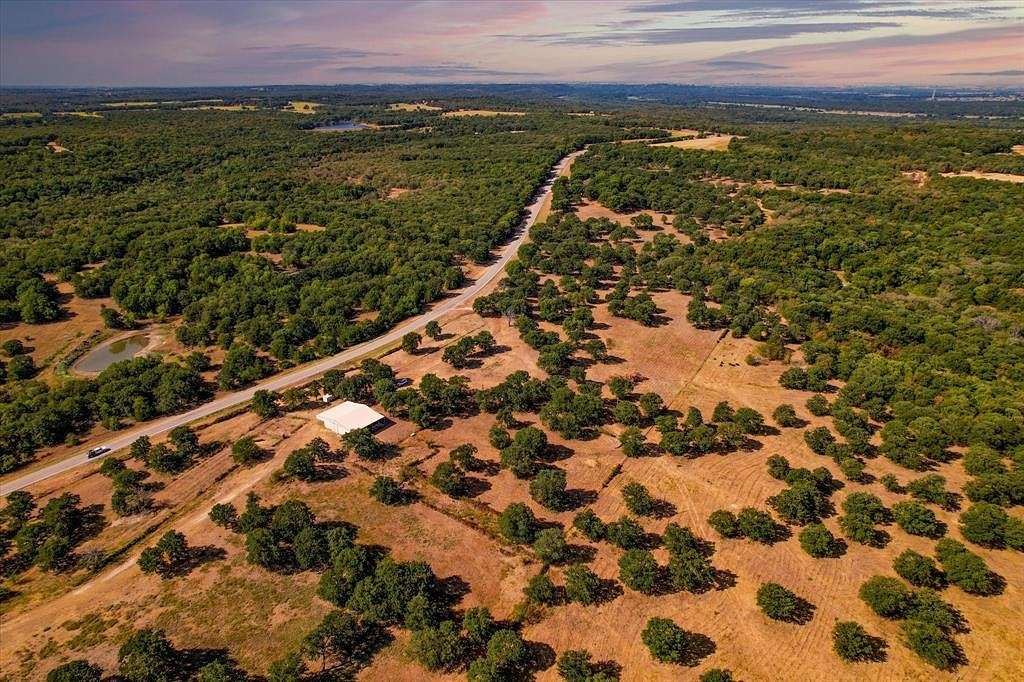 30 Acres of Recreational Land & Farm for Sale in Gainesville, Texas