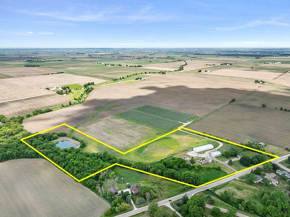 20 Acres of Recreational Land for Sale in Somonauk, Illinois