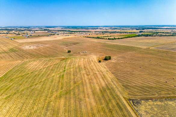 225 Acres of Agricultural Land for Sale in Waxahachie, Texas