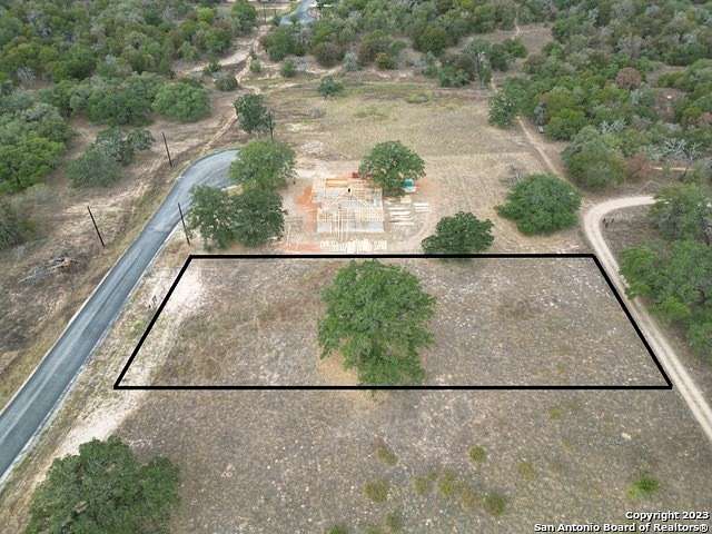 1 Acre of Residential Land for Sale in La Vernia, Texas