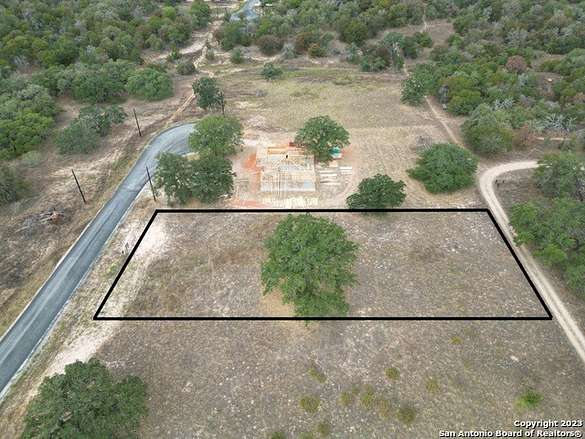 1.03 Acres of Residential Land for Sale in La Vernia, Texas