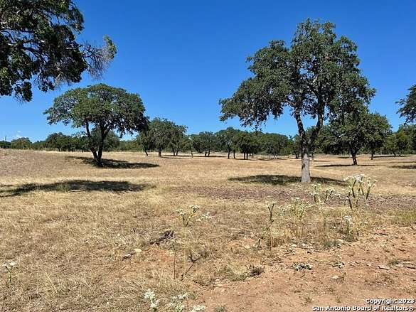 5 Acres of Land for Sale in Pipe Creek, Texas
