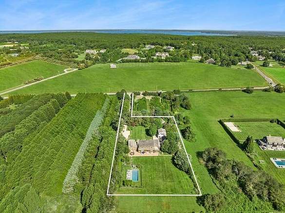 2.1 Acres of Residential Land with Home for Sale in Bridgehampton, New York