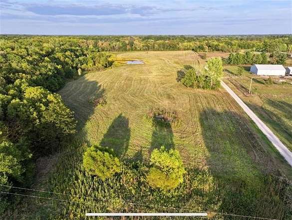 19 Acres of Recreational Land for Sale in Knob Noster, Missouri