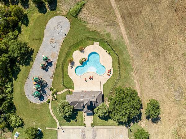 2 Acres of Residential Land for Sale in Cleburne, Texas