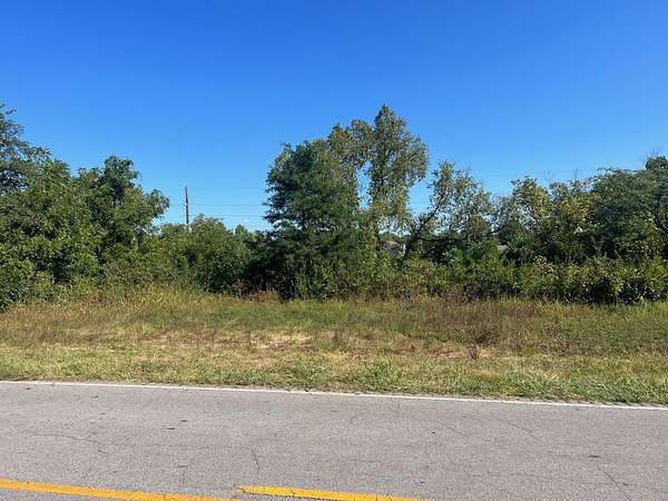 0.75 Acres of Mixed-Use Land for Sale in Burgin, Kentucky
