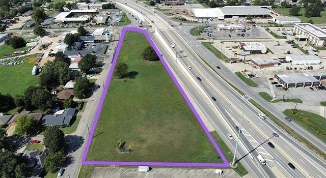 3.5 Acres of Mixed-Use Land for Sale in Paris, Texas