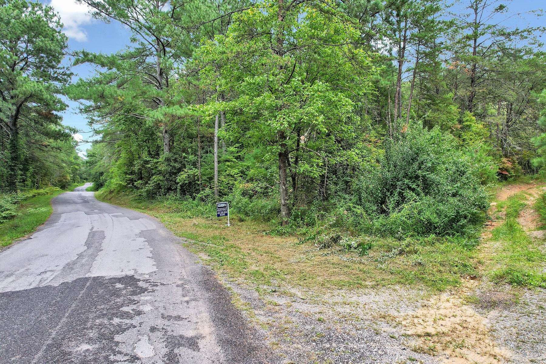 5.5 Acres of Residential Land for Sale in Copperhill, Tennessee