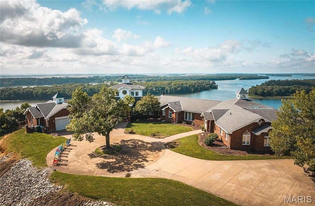 19.9 Acres of Improved Mixed-Use Land for Sale in Grafton, Illinois