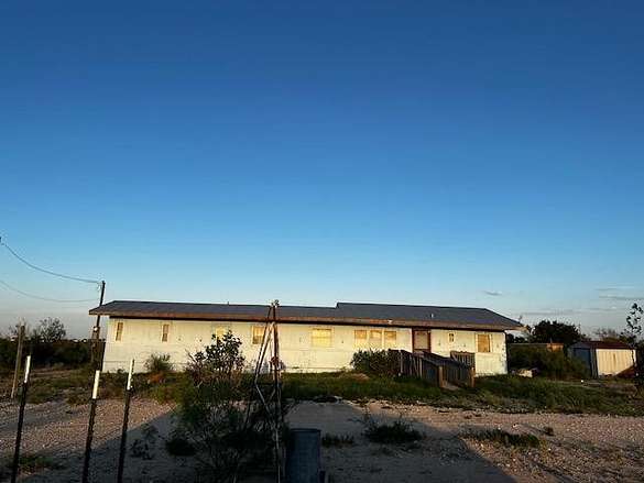 5 Acres of Residential Land with Home for Sale in Fort Stockton, Texas