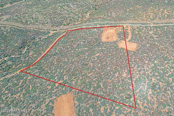 6.1 Acres of Land for Sale in Dewey-Humboldt, Arizona