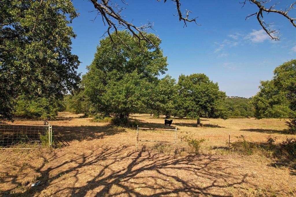 11.04 Acres of Agricultural Land for Sale in Gainesville, Texas