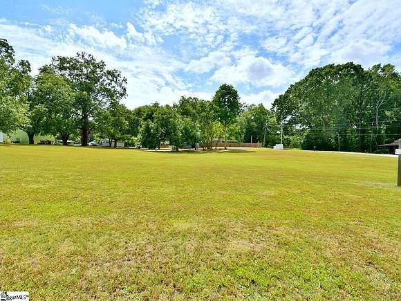 1.39 Acres of Commercial Land for Sale in Clinton, South Carolina