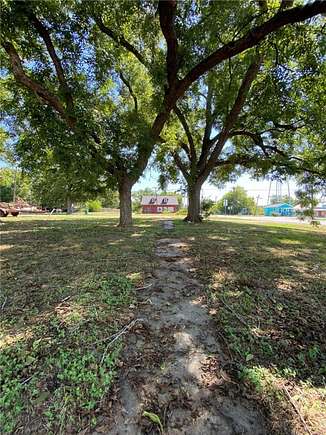 0.34 Acres of Mixed-Use Land for Sale in Bremond, Texas