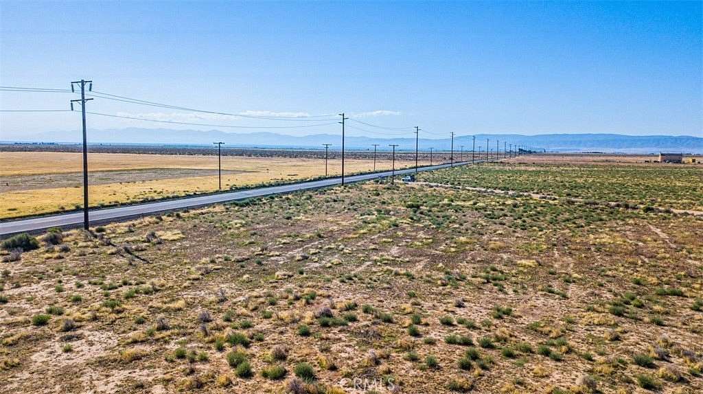 2.206 Acres of Land for Sale in Antelope Acres, California