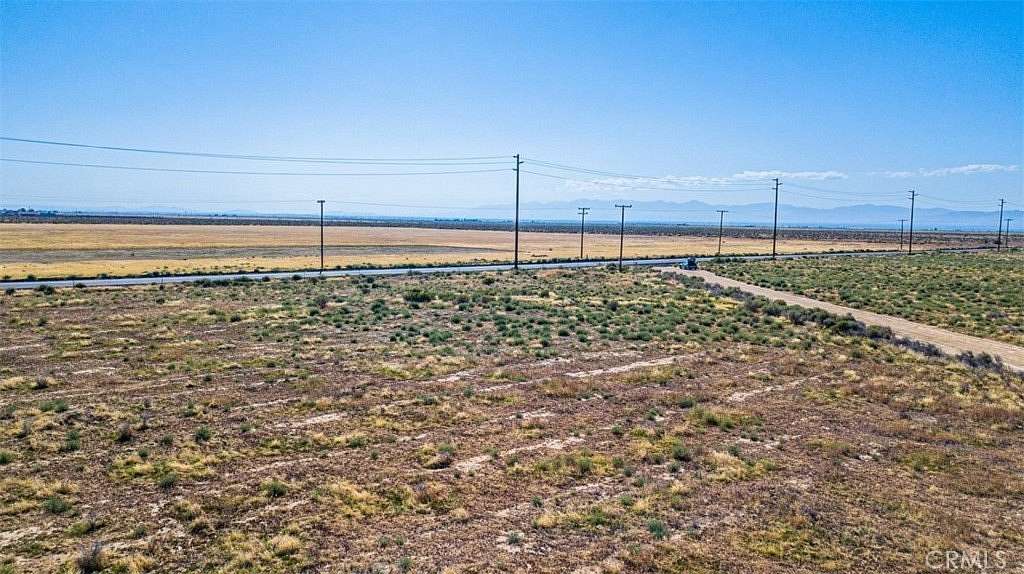 2.206 Acres of Land for Sale in Antelope Acres, California