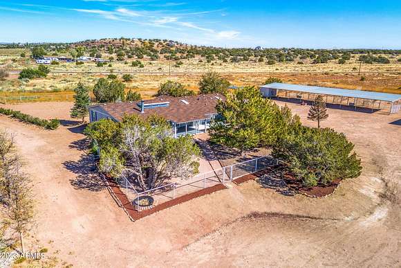 17.5 Acres of Land with Home for Sale in Snowflake, Arizona