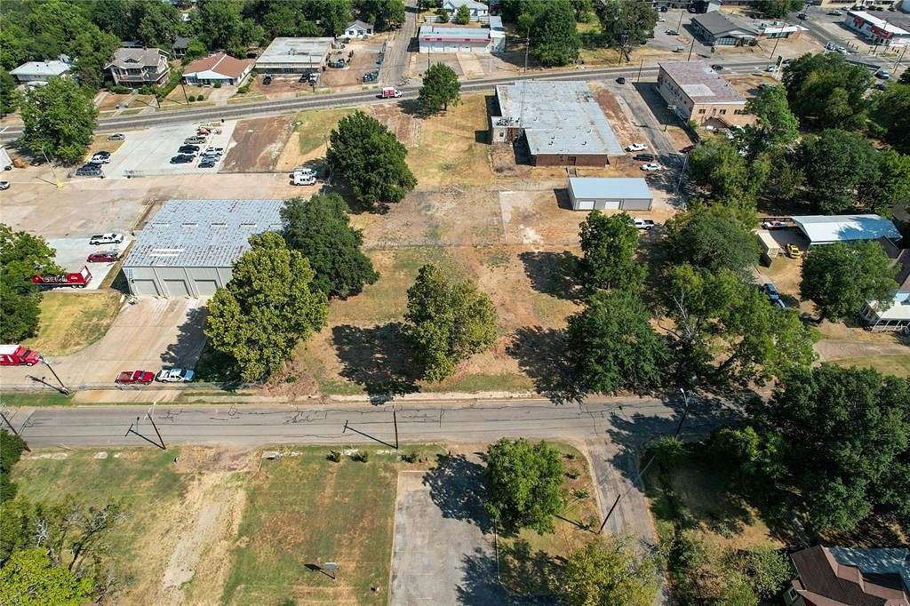 0.862 Acres of Land for Sale in Paris, Texas