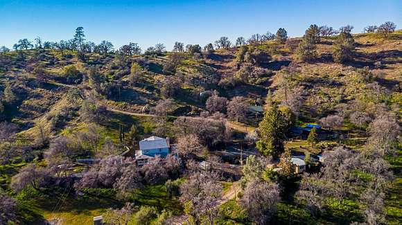 20 Acres of Land with Home for Sale in Coarsegold, California