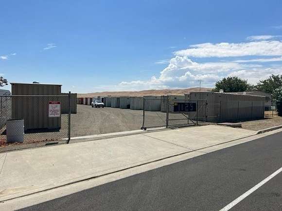 0.7 Acres of Commercial Land for Sale in Coalinga, California