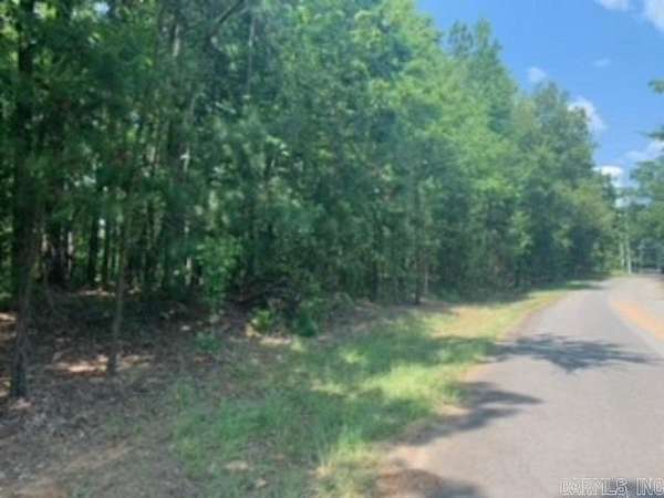 15.7 Acres of Land for Sale in Camden, Arkansas