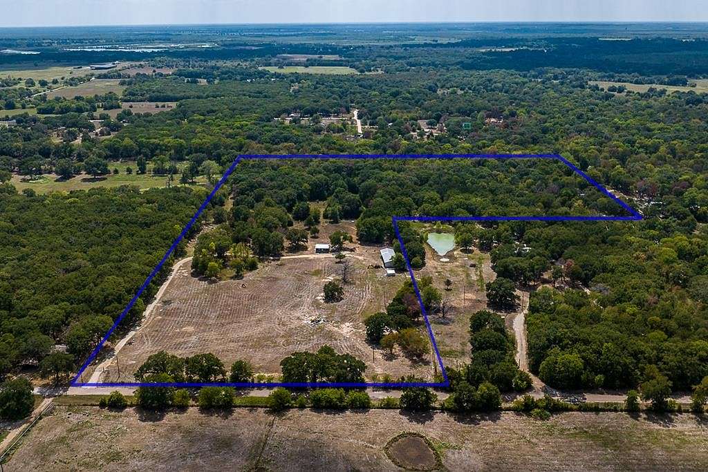 29.76 Acres of Recreational Land with Home for Sale in Kemp, Texas