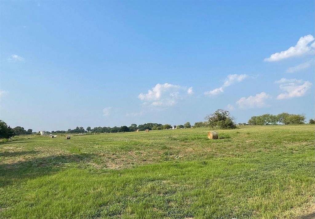 10.6 Acres of Land for Sale in Springtown, Texas