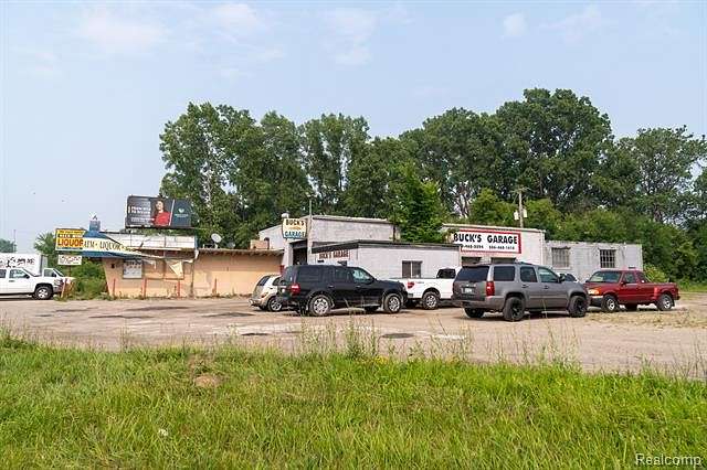 4 Acres of Improved Commercial Land for Sale in Clinton Charter Township, Michigan