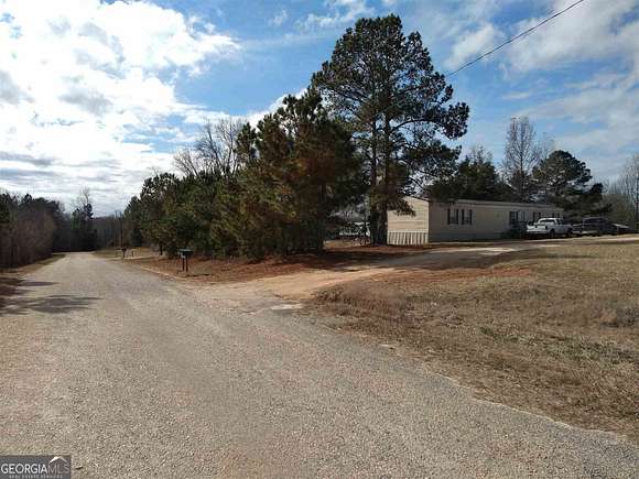 5 Acres of Improved Mixed-Use Land for Sale in Bowman, Georgia