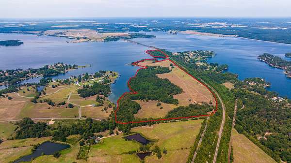 150 Acres of Recreational & Residential Land for Sale in Pittsburg, Texas