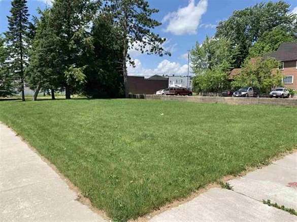 0.64 Acres of Commercial Land for Sale in Marshfield, Wisconsin