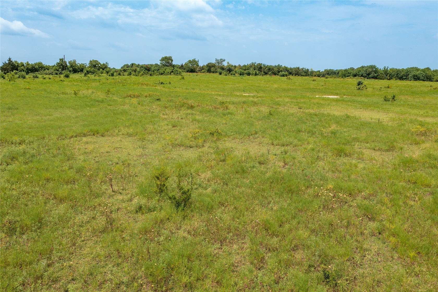 14 Acres of Mixed-Use Land for Sale in Honey Grove, Texas