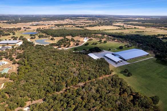 224 Acres of Agricultural Land with Home for Sale in Collinsville, Texas