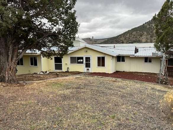 5.9 Acres of Land with Home for Sale in Prineville, Oregon