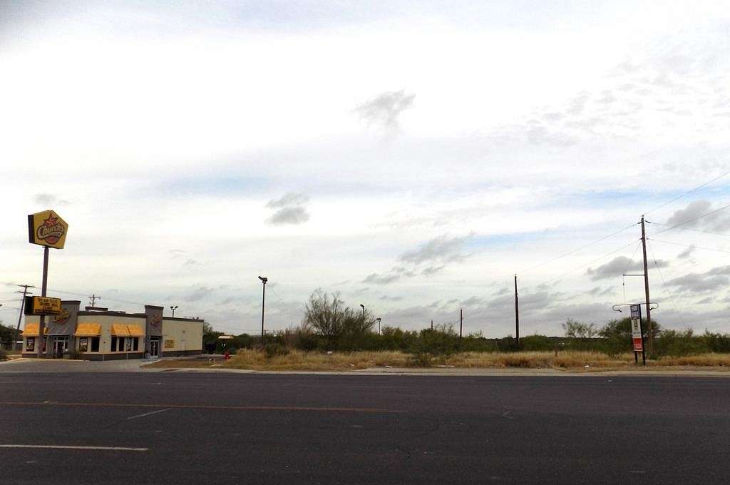 1 Acre of Commercial Land for Sale in Eagle Pass, Texas