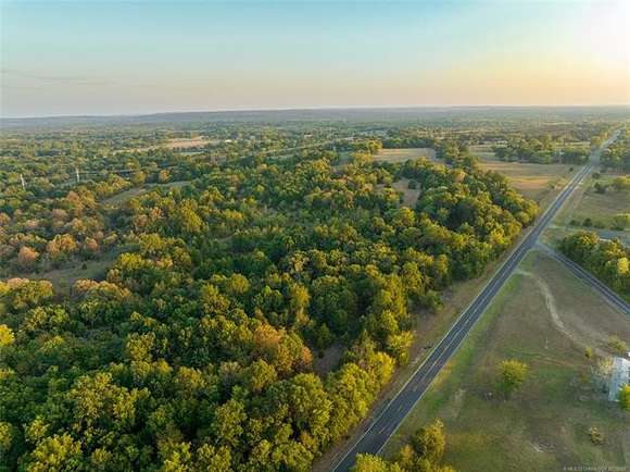 8.74 Acres of Residential Land for Sale in Henryetta, Oklahoma