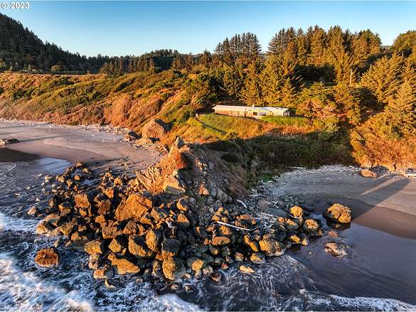 10.6 Acres of Land with Home for Sale in Brookings, Oregon