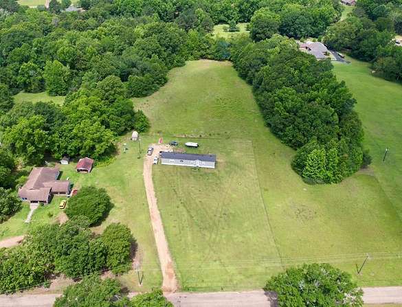 4 Acres of Residential Land with Home for Sale in Brookhaven, Mississippi