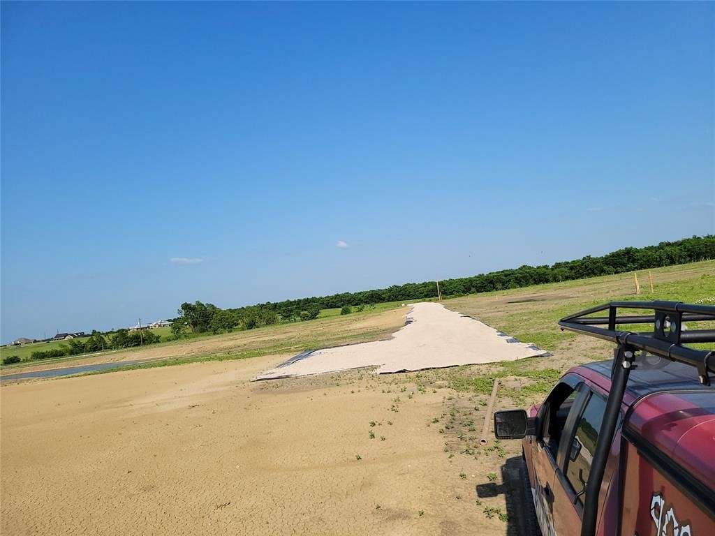 10.4 Acres of Land with Home for Sale in Celeste, Texas
