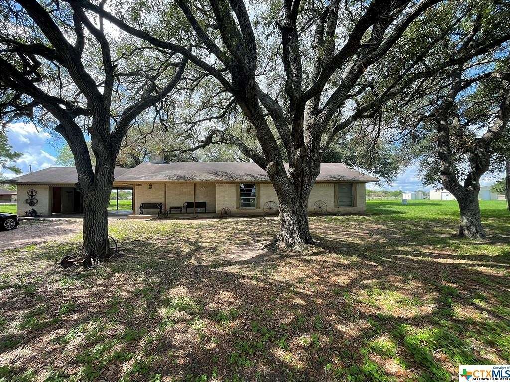 5.1 Acres of Land with Home for Sale in Victoria, Texas