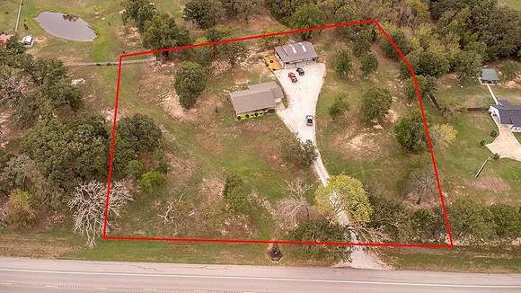 3.2 Acres of Residential Land with Home for Sale in Emory, Texas